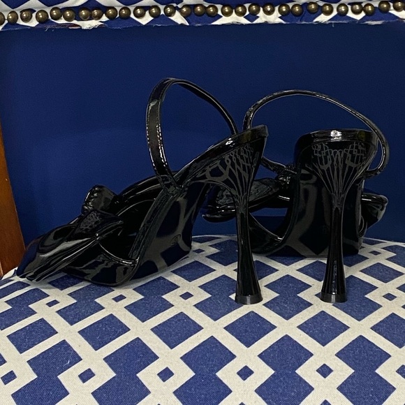 Black shiny big bow sling backs Cape Robbin - Picture 4 of 7